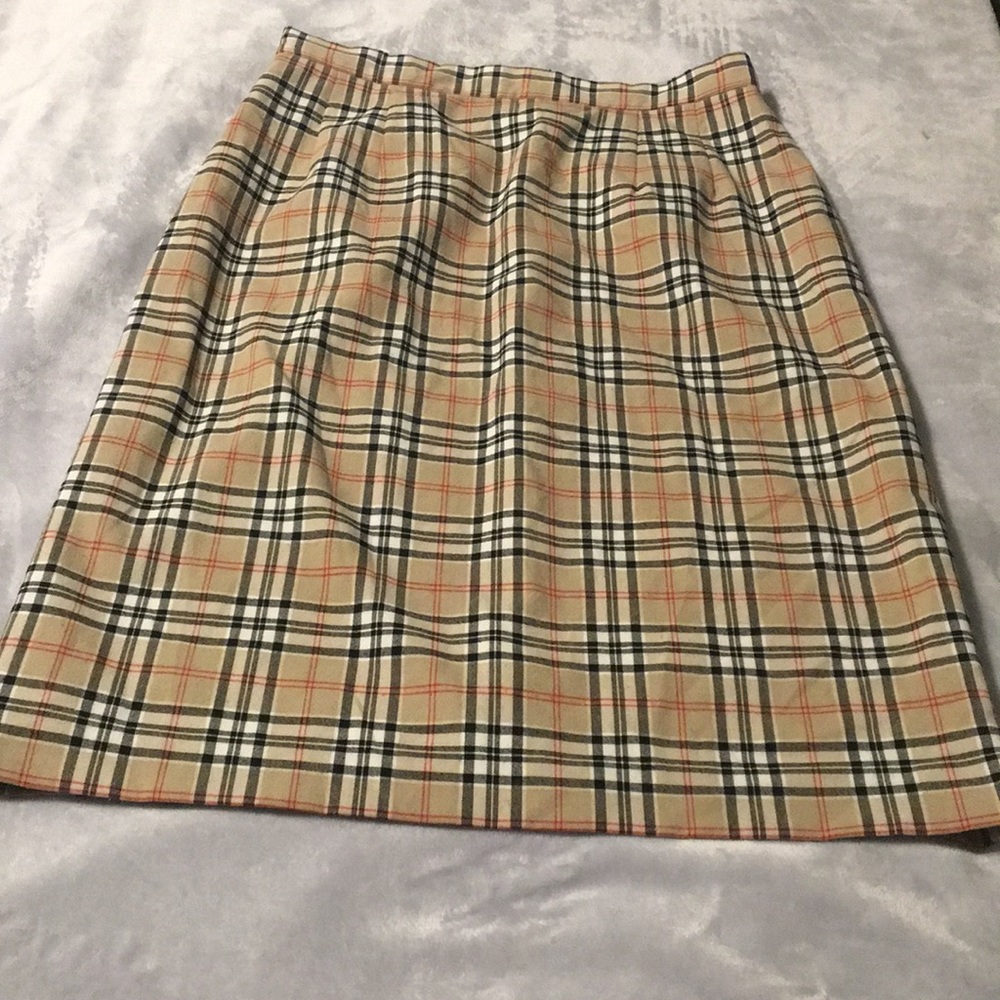 Burberry skirt size 38 💕💕